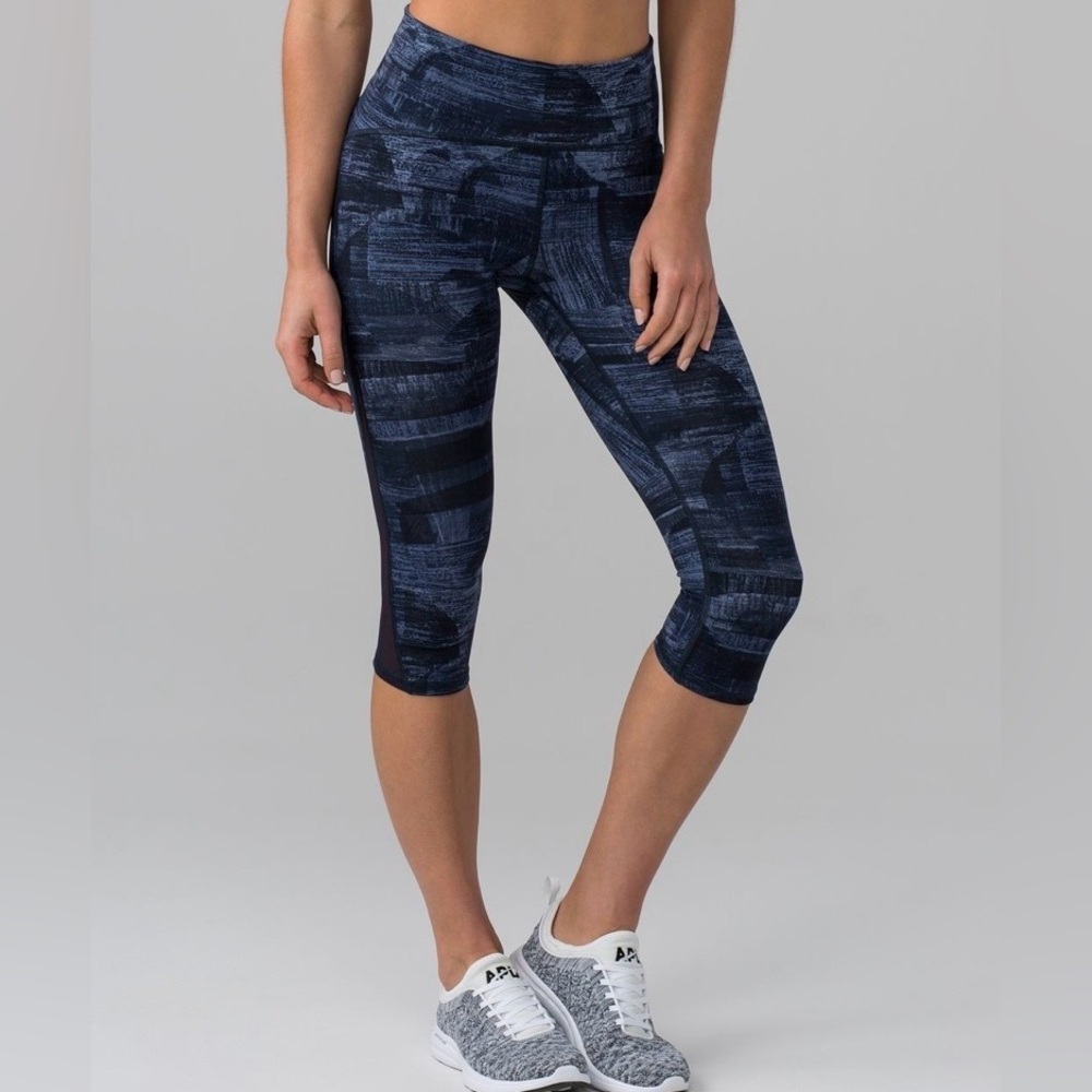 Lululemon Midnight Train Times Crop Blue/Black leggings